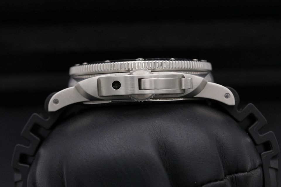 Panerai Submersible PAM00683 Image 3